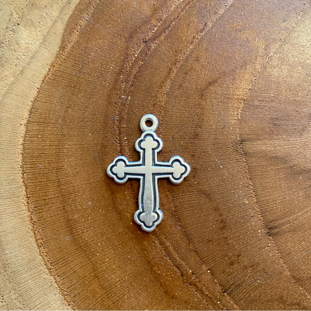 RETIRED James Avery “Small Chased Bottonnee” Cross, Sterling Silver - Picture 1 of 2